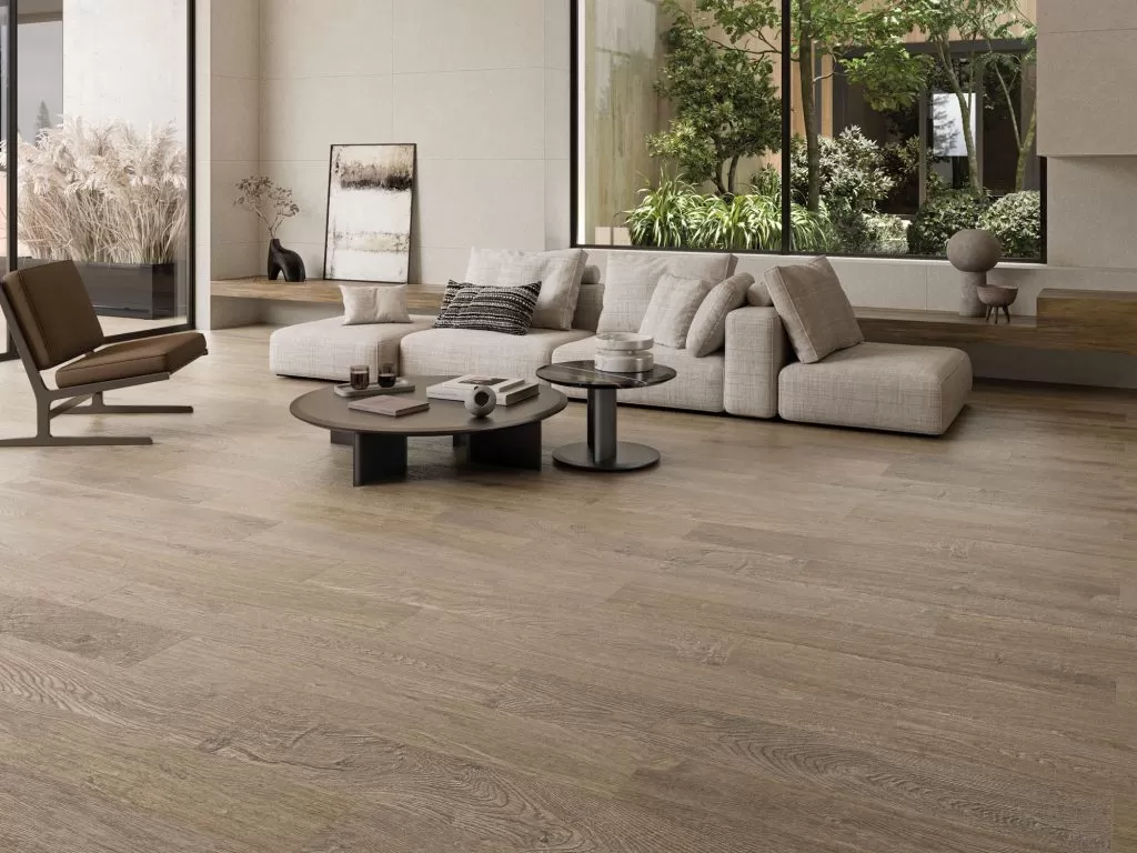 Gres porcel·lànic amb imitació fusta de la sèrie Brigthon