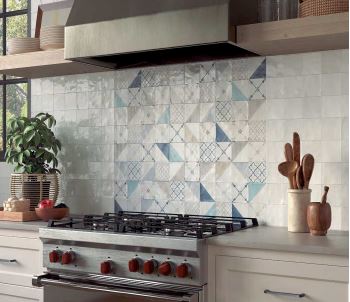 AD LEVANTE Collection